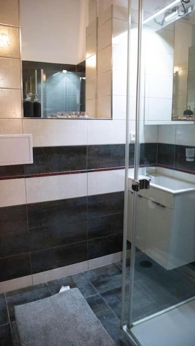 Modern Apartment In The Center Of Прага Екстер'єр фото