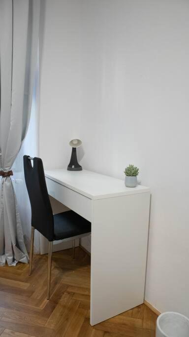 Modern Apartment In The Center Of Прага Екстер'єр фото