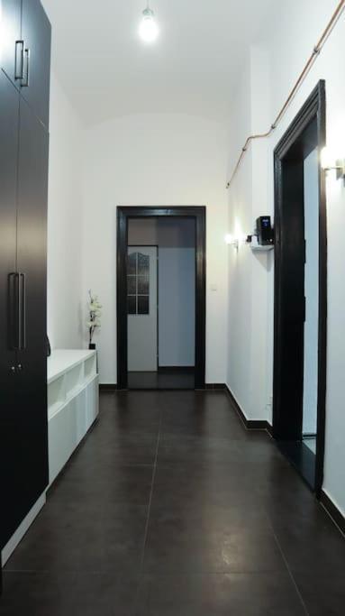 Modern Apartment In The Center Of Прага Екстер'єр фото